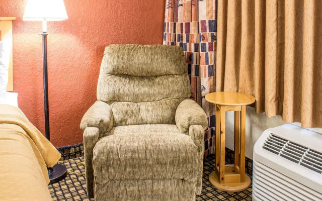 Quality Inn & Suites Event Center