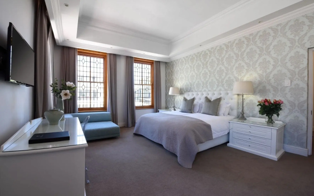 The Clarendon - Fresnaye
