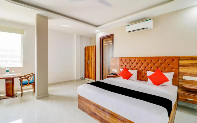 Capital O 80318 Hotel Sai Plaza