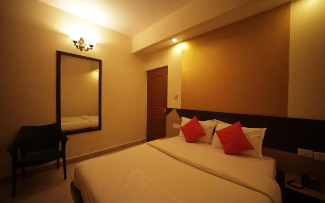 Treebo Golden Inn, 700 Mtrs From Promenade Beach
