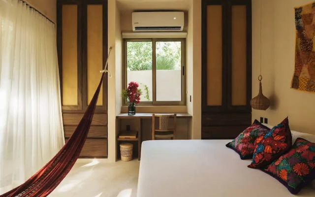Luxury Jungle Retreat Sleeps 10 Rooftop Pool