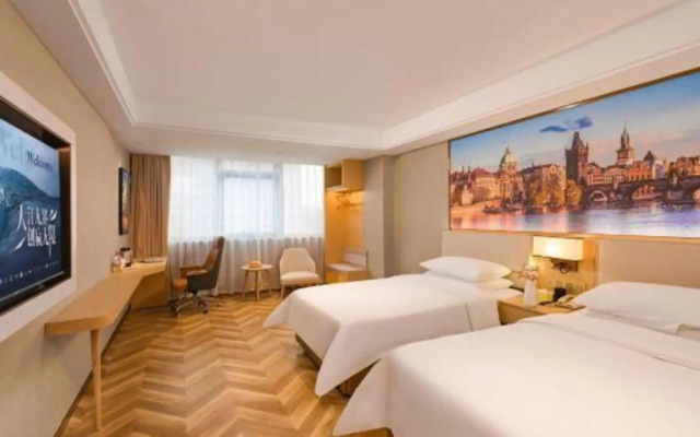 Vienna Hotel (Nanjing Hexi Golden Eagle Shop)