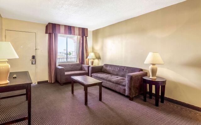 Rodeway Inn & Suites