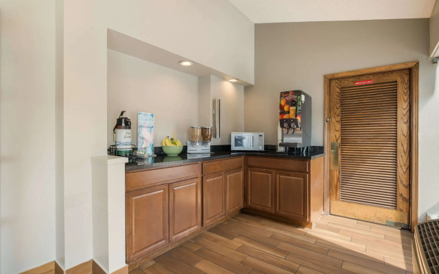 Quality Inn Tulsa Central