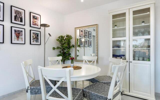 Stunning apartment metres from the beach - RDR222