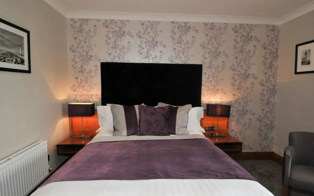 The Hillcrest Hotel, Sure Hotel Collection by Best Western