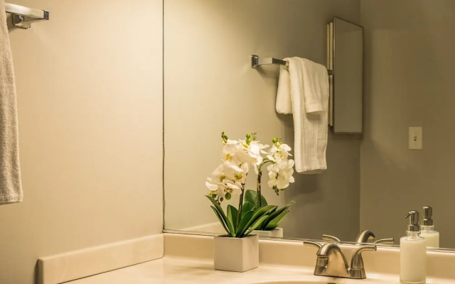 FRONTDESK The Churchill Apts Downtown Minneapolis