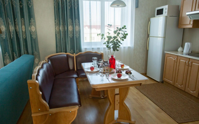 Гости на улице Ленина