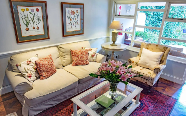 Melrose Place Boutique Hotel