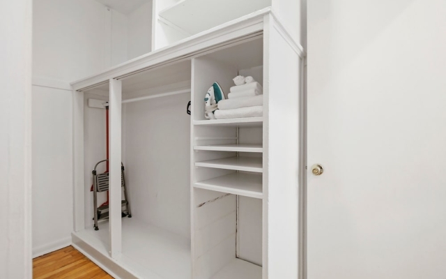Minimalist Studio Apt in Edgewater
