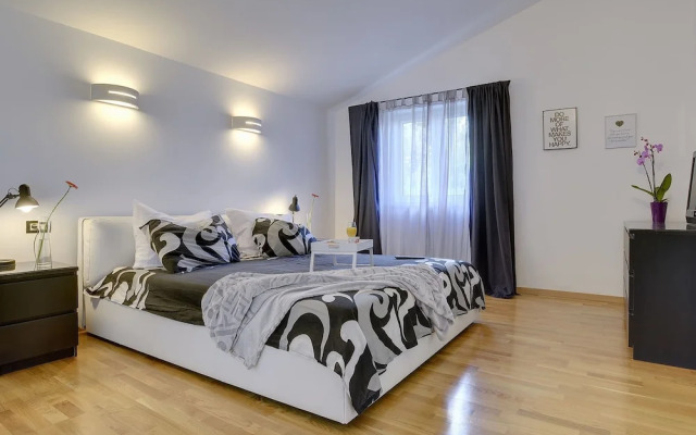 Modern Villa in Pula With Pool and Parking