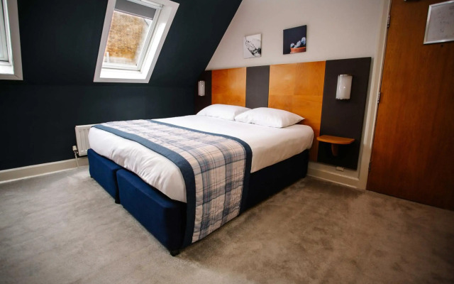 Corner House Hotel