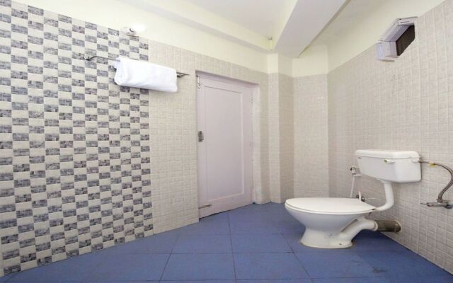 OYO 10165 Home 2BHK Snow View Apartment