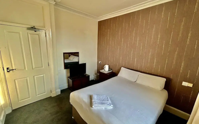 Cumberland Hotel