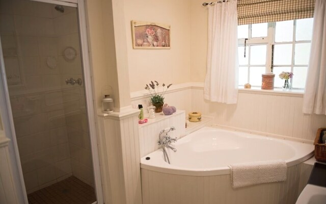 Twin Pools Lodge B and B