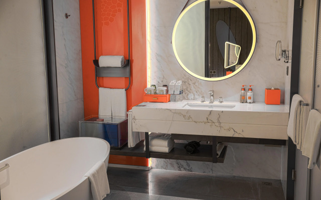 Crowne Plaza Qingdao Jinshui by IHG
