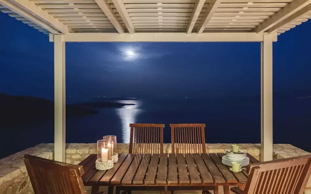 Luxurious Villa in Vasiliki with Swimming Pool & Hot Tub