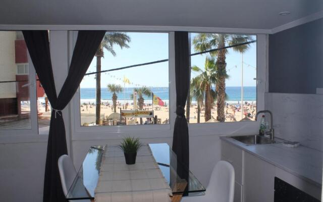 Apartamento Torre Yago primera linea playa Benidorm con Wi-Fi & AC