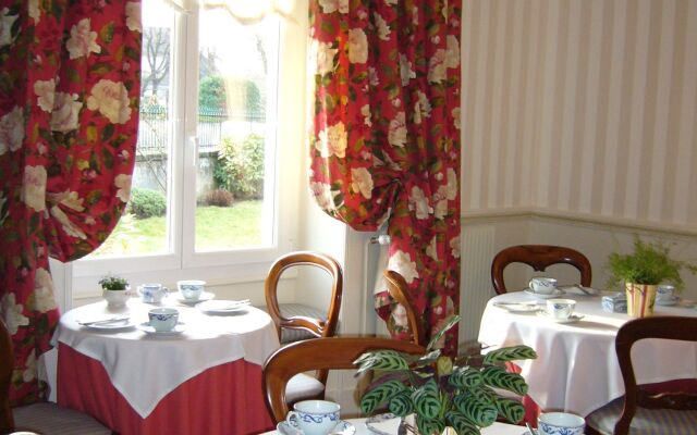 Hôtel La Villa Fleurie