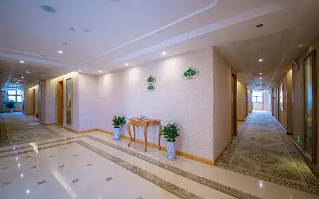 Vienna International Hotel (Wuhan Wujiashan, Dongxihu Avenue, Qixiong Road)