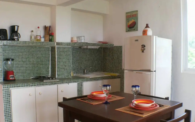 Yellow Submarine Sea View