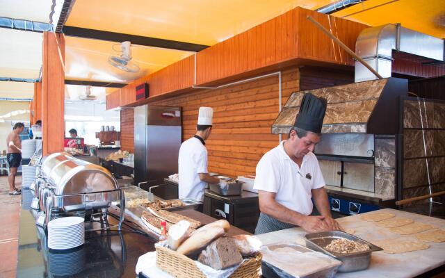 Water Side Resort & Spa