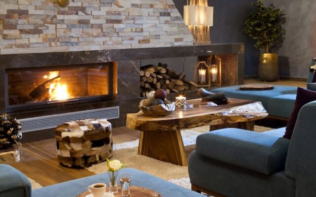 Magna Pivot Hotel - Boutique Class