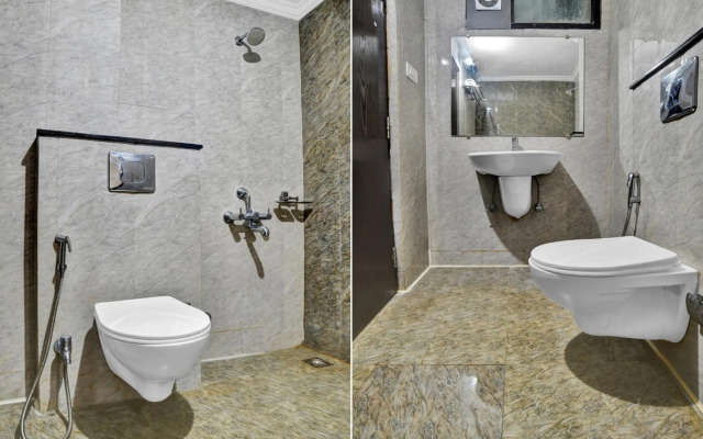 OYO Townhouse 704 Hotel Divya Palace