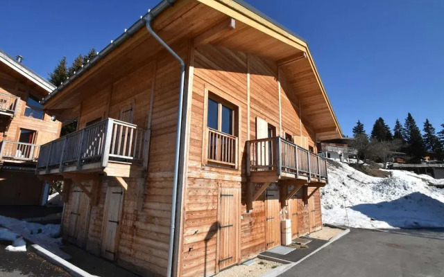 Splendid Chalet in Chamrousse With TV