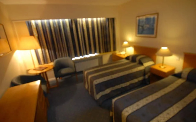 Oaklands Lodge Hotel