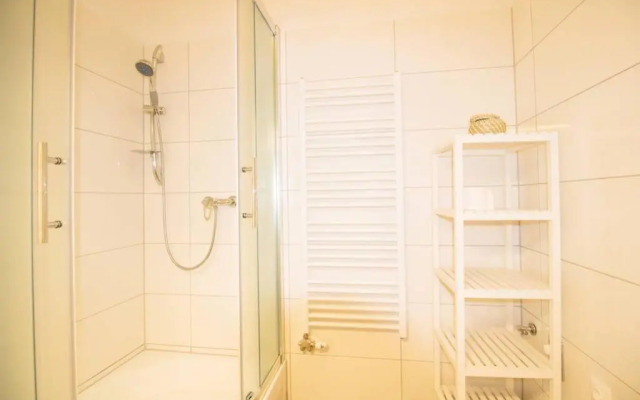 Studio-Apartment between Schoenbrunn & the City Center (26)