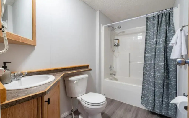 Mountain Time I Powderkeg I Firepit l King Bed