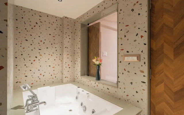 ELIVAAS Kamerios Brisa 1BHK with Jacuzzi