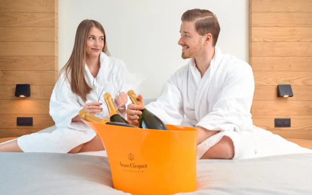 R hotel experiences