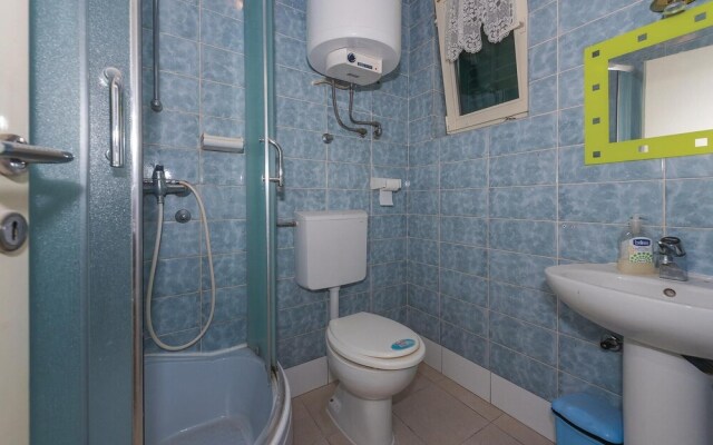 Beautiful Home in Rogoznica With Wifi and 2 Bedrooms