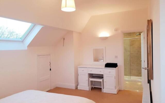 Large 2 ensuite bedroom flat with lovely views