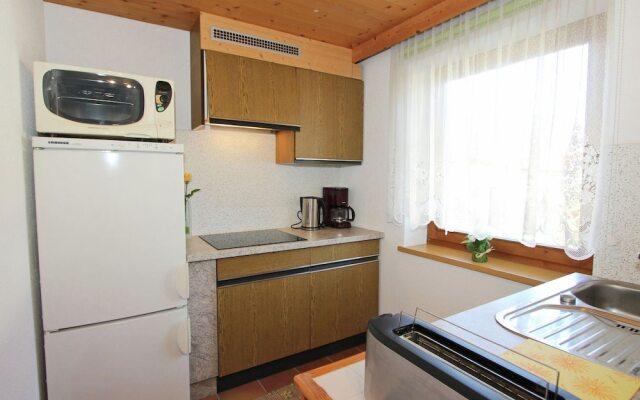 Apartment In Uderns With Balcony Cot Heating Parking