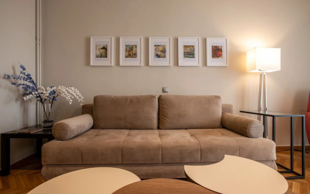 Luxurious 4 Bdrm 3Bath Apt 1- Athens