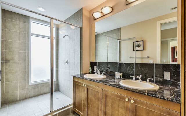 Emerald 707 2 Br condo by RedAwning