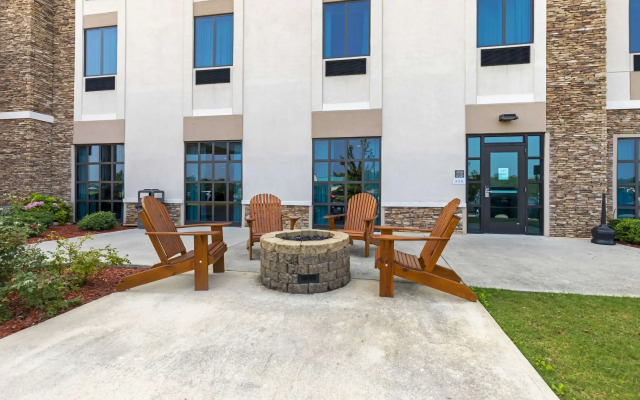 Comfort Inn & Suites