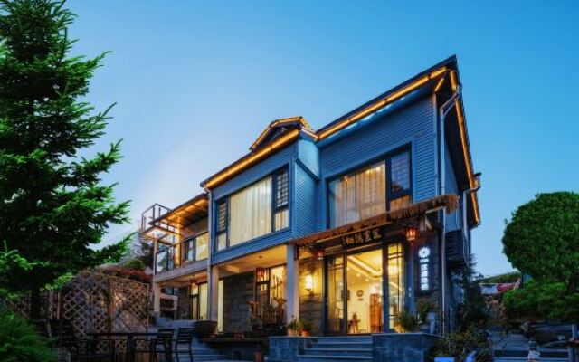 Flower Building Lushan Luyinqi Homestay (Lushan Scenic Area Cableway Station)