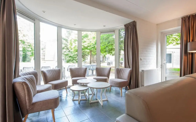 Restyled House with 5 Bathrooms near Vrachelse Heide