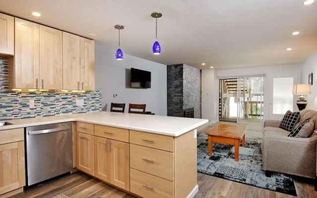 Timber Ridge Unit 2e 1 Bedroom Condo by RedAwning