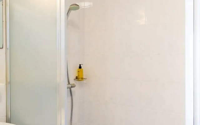 Spacious Bungalow with Dishwasher near Hunebedcentrum