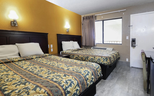 OYO Hotel Lake Charles Hwy 10