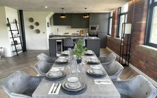 Luxury 4 Bedroom Apartment