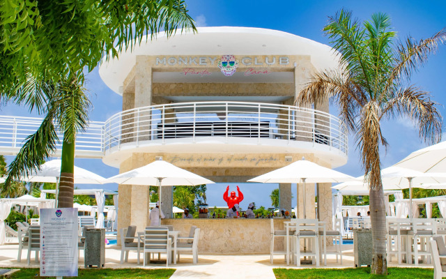 Playa Palmera Beach Resort