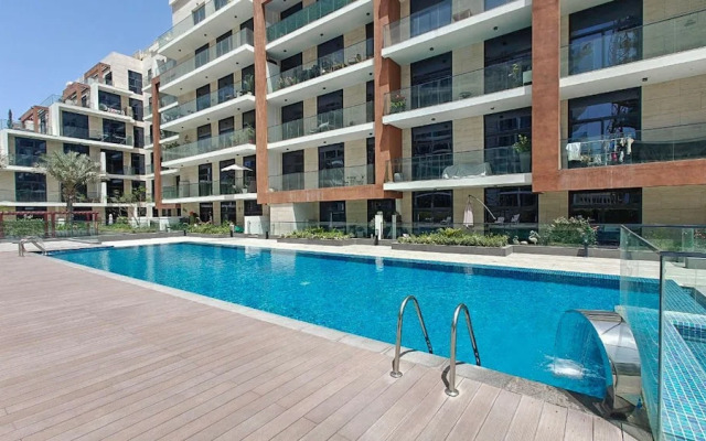 Lovely and Spacious 1 BR in Divine Residences