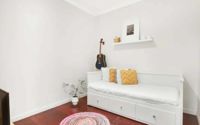 Lovely 2 Bedroom Terrace House in West End
