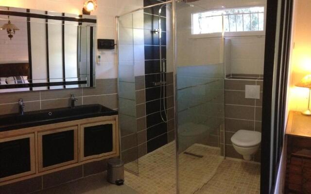 Villa miel et coquelicots